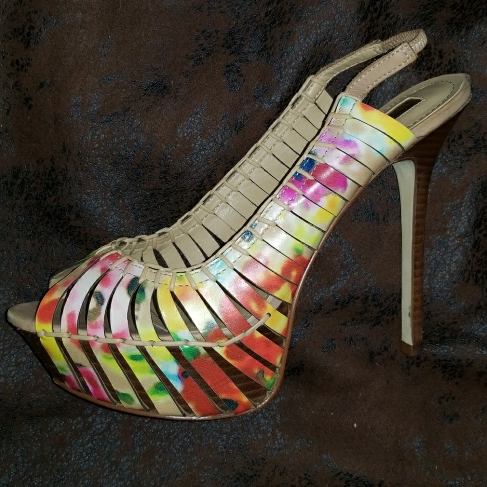 Report Signature heels